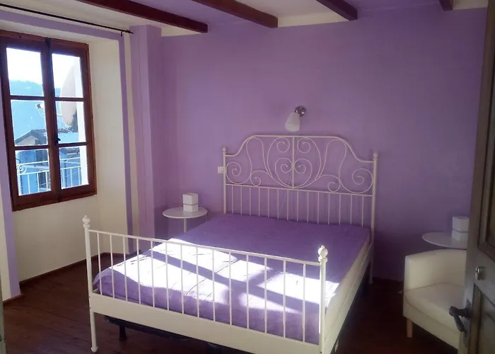 Giardino Sul Lago Bed & Breakfast